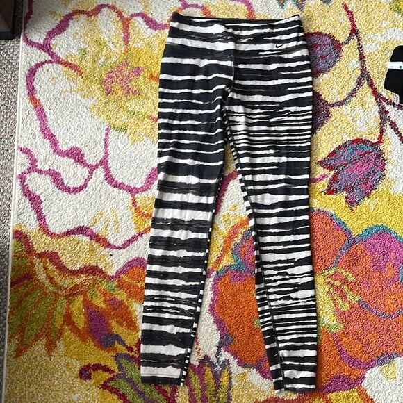 NIKE ONE LEGEND STRIPE LEGGINGS MEDIUM - Picture 2 of 6